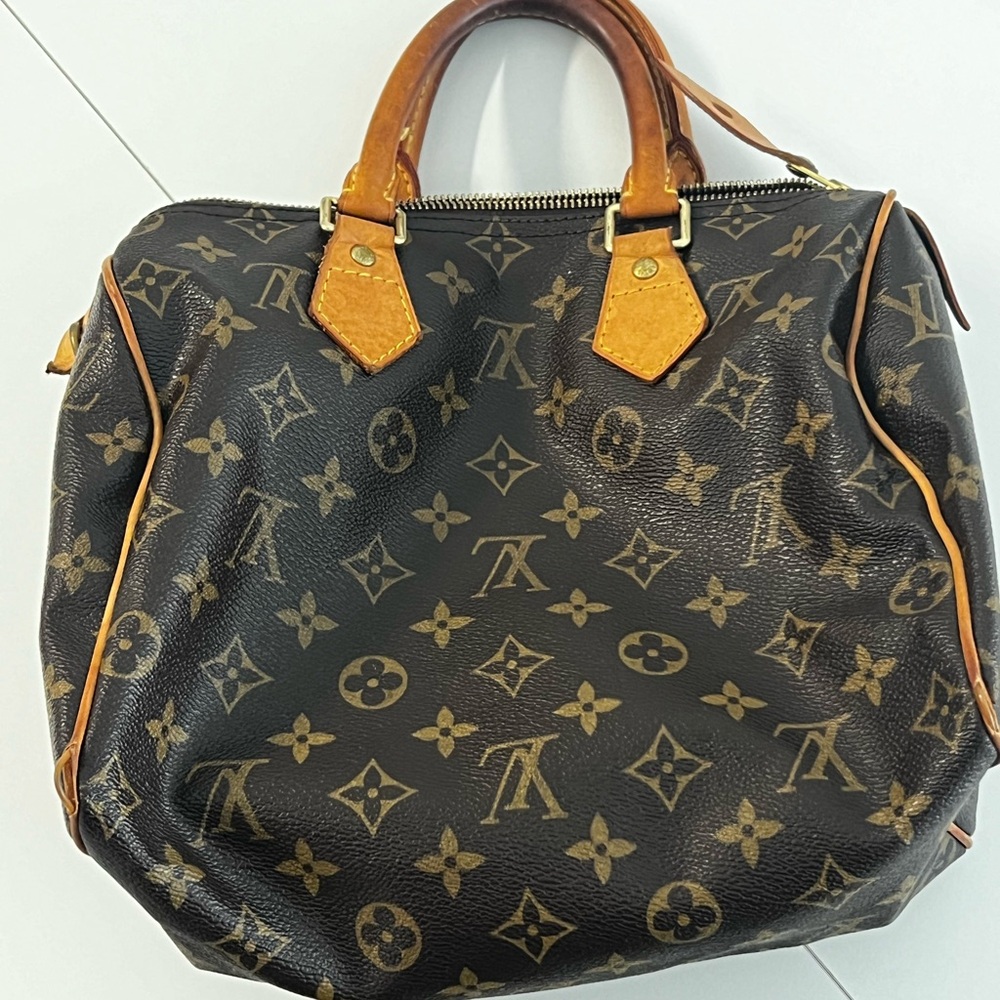 Authentic Louis Vuitton Speedy